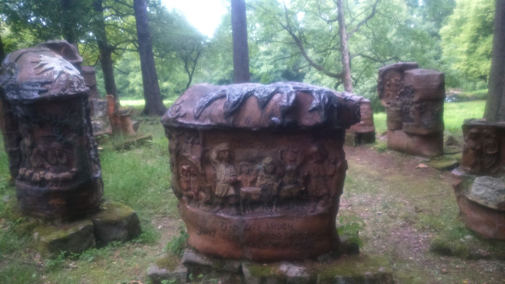 Starodzieje – rzeźba Zofii Pociłowskiej w Parku Rusinowa w Wałbrzychu, 2015